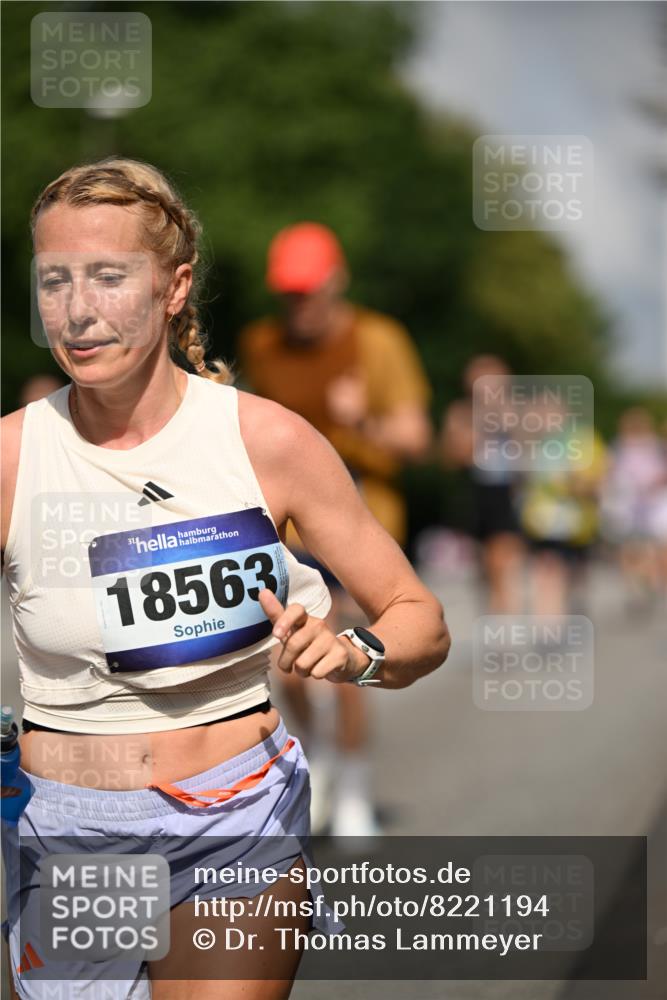 29.06.2025 - hella hamburg halbmarathon Dr. Thomas Lammeyer http://msf.ph/oto/8221194 29.06.2025 09:49:38 Kennedybrücke 2525, 3809, 3843, 3955, 4812, 5042, 6169, 6495, 7534, 7845, 7901, 8784, 8956, 10298, 10453, 10929, 11199, 11230 meine-sportfotos.de