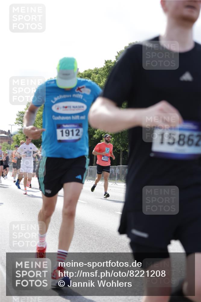 29.06.2025 - hella hamburg halbmarathon Jannik Wohlers http://msf.ph/oto/8221208 29.06.2025 09:50:56 Lombardsbrücke 1136, 1912, 1920, 1941, 2972, 3523, 3700, 4759, 4854, 4888, 4889, 4999, 5275, 6593, 6721, 6901, 7378, 7693, 7962, 8319, 9262, 9313, 9371, 9755, 9885, 11049, 11907, 11959, 12153, 12385, 12808, 12915, 13525, 14093, 14201, 14210, 14447, 14816, 15383, 15424, 15654, 15706, 15857, 15862, 16224, 16656, 16761, 17492, 17668, 17724, 17834, 18013, 18274, 18868, 18963, 18970 meine-sportfotos.de