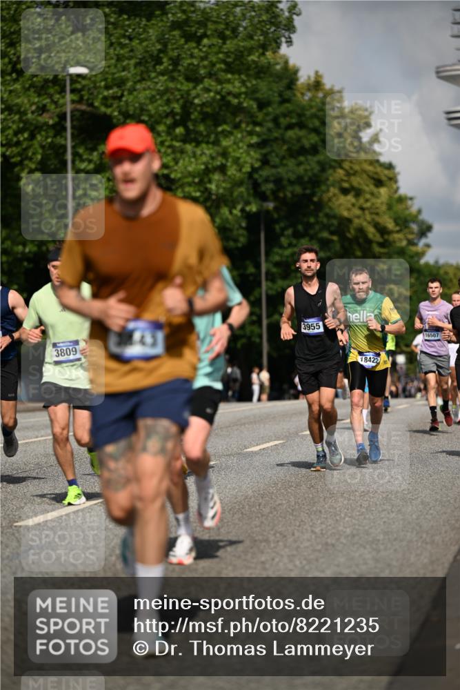 29.06.2025 - hella hamburg halbmarathon Dr. Thomas Lammeyer http://msf.ph/oto/8221235 29.06.2025 09:49:39 Kennedybrücke 2525, 3809, 3843, 3955, 4477, 4812, 5042, 6169, 6495, 7534, 7845, 7901, 8784, 8956, 10298, 10453, 10929, 11199, 11230 meine-sportfotos.de