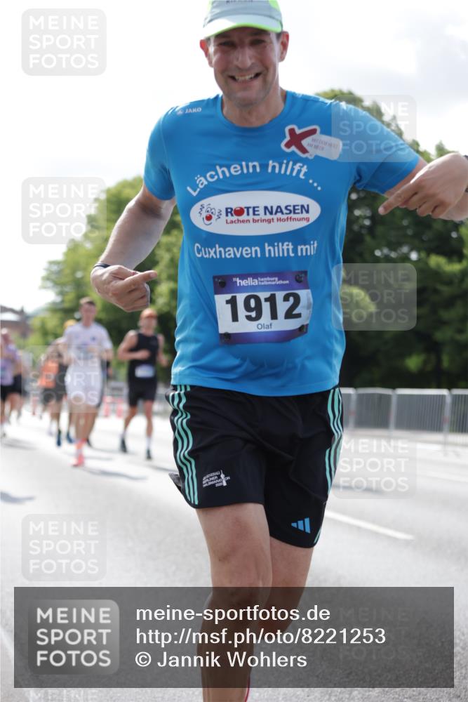 29.06.2025 - hella hamburg halbmarathon Jannik Wohlers http://msf.ph/oto/8221253 29.06.2025 09:50:57 Lombardsbrücke 1136, 1912, 1920, 1941, 2972, 3523, 3700, 4759, 4854, 4889, 4999, 6593, 6721, 6901, 7378, 7693, 7962, 8319, 9262, 9313, 9371, 9755, 9885, 11049, 11907, 11959, 12153, 12385, 12808, 13525, 14093, 14201, 14210, 14447, 14816, 15383, 15424, 15654, 15706, 15857, 15862, 16224, 16656, 16761, 17492, 17668, 17724, 17834, 18013, 18274, 18868, 18963, 18970 meine-sportfotos.de