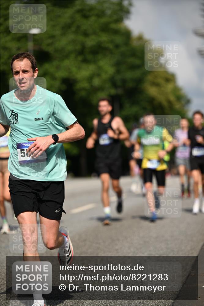 29.06.2025 - hella hamburg halbmarathon Dr. Thomas Lammeyer http://msf.ph/oto/8221283 29.06.2025 09:49:40 Kennedybrücke 2525, 3809, 3843, 3955, 4477, 4812, 5042, 6169, 6495, 7534, 7845, 7901, 8784, 8956, 10298, 10453, 10865, 10929, 11199, 11230 meine-sportfotos.de