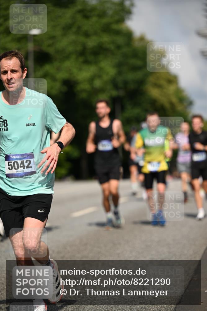 29.06.2025 - hella hamburg halbmarathon Dr. Thomas Lammeyer http://msf.ph/oto/8221290 29.06.2025 09:49:40 Kennedybrücke 2525, 3809, 3843, 3955, 4477, 4812, 5042, 6169, 6495, 7534, 7845, 7901, 8784, 8956, 10298, 10453, 10865, 10929, 11199, 11230 meine-sportfotos.de