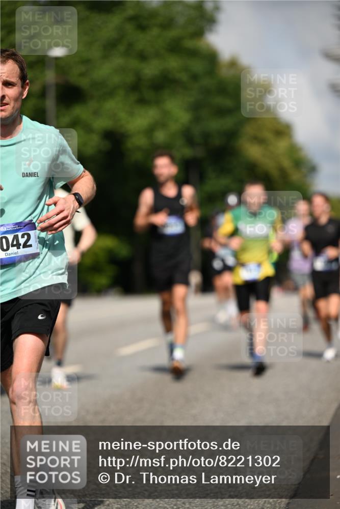 29.06.2025 - hella hamburg halbmarathon Dr. Thomas Lammeyer http://msf.ph/oto/8221302 29.06.2025 09:49:40 Kennedybrücke 2525, 3809, 3843, 3955, 4477, 4812, 5042, 6169, 6495, 7534, 7845, 7901, 8784, 8956, 10298, 10453, 10865, 10929, 11199, 11230 meine-sportfotos.de