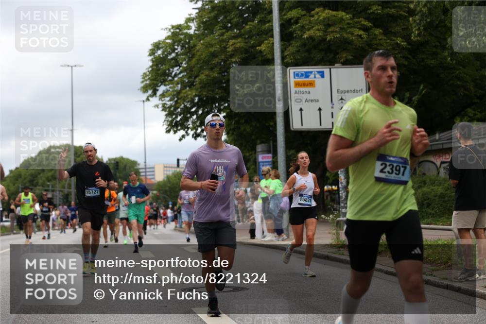 29.06.2025 - hella hamburg halbmarathon Yannick Fuchs http://msf.ph/oto/8221324 29.06.2025 10:46:05 20KM 2287, 2364, 2396, 2397, 2595, 2670, 2818, 4140, 4814, 5008, 5032, 5093, 5102, 5482, 6286, 6390, 6657, 7409, 7724, 7732, 8371, 8661, 8710, 8977, 9082, 9093, 9876, 10115, 11551, 11791, 12367, 12580, 13015, 13047, 13051, 13792, 14122, 14300, 14561, 15356, 15427, 15727, 15829, 15831, 16003, 16179, 16357, 16591, 17815, 17997, 18475, 18801, 18869, 18982 meine-sportfotos.de