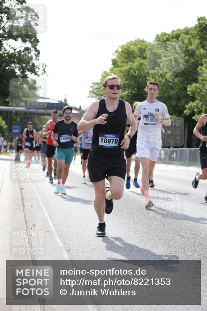 29.06.2025 - hella hamburg halbmarathon Jannik Wohlers http://msf.ph/oto/8221353 29.06.2025 09:50:59 Lombardsbrücke 1136, 1912, 1920, 1941, 2972, 3523, 3700, 4297, 4759, 4854, 4999, 5375, 6593, 6721, 6901, 7378, 7693, 7962, 9262, 9313, 9371, 9755, 9885, 11049, 11907, 11959, 12153, 12385, 13525, 14093, 14201, 14210, 14447, 14722, 14816, 15383, 15424, 15654, 15706, 15857, 15862, 16656, 16660, 16761, 17492, 17724, 17834, 18013, 18868, 18963, 18970 meine-sportfotos.de