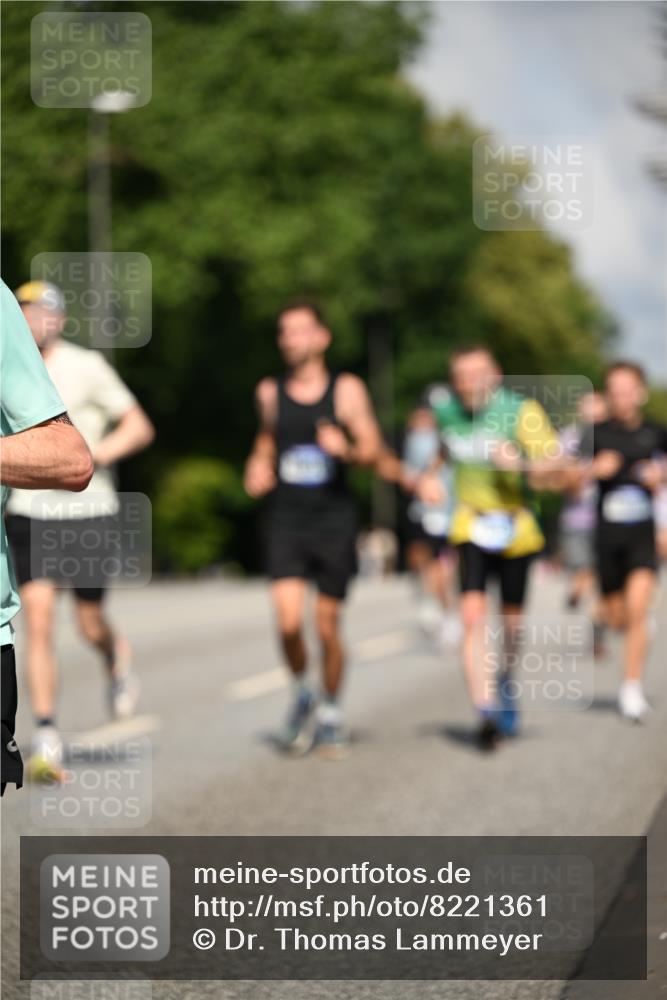 29.06.2025 - hella hamburg halbmarathon Dr. Thomas Lammeyer http://msf.ph/oto/8221361 29.06.2025 09:49:41 Kennedybrücke 1344, 2525, 3809, 3843, 3955, 4477, 4812, 5042, 6169, 6495, 7534, 7628, 7845, 7901, 8784, 8956, 10298, 10453, 10865, 10929, 11199, 11230 meine-sportfotos.de