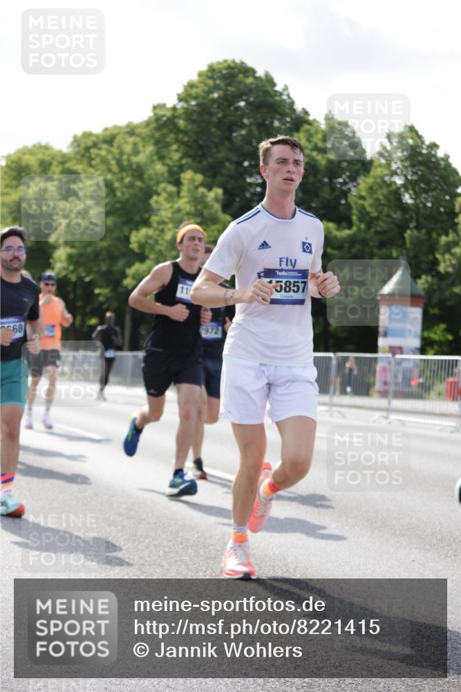 29.06.2025 - hella hamburg halbmarathon Jannik Wohlers http://msf.ph/oto/8221415 29.06.2025 09:51:00 Lombardsbrücke 1136, 1570, 1912, 1920, 1941, 2972, 3523, 3700, 4297, 4759, 4854, 4999, 5375, 5410, 6721, 6901, 7363, 7378, 7693, 7962, 9262, 9313, 9364, 9885, 11049, 11907, 11959, 12385, 14093, 14201, 14210, 14447, 14722, 14816, 15383, 15424, 15654, 15706, 15857, 15862, 16656, 16660, 16761, 17492, 17724, 17834, 18013, 18868, 18963, 18970 meine-sportfotos.de