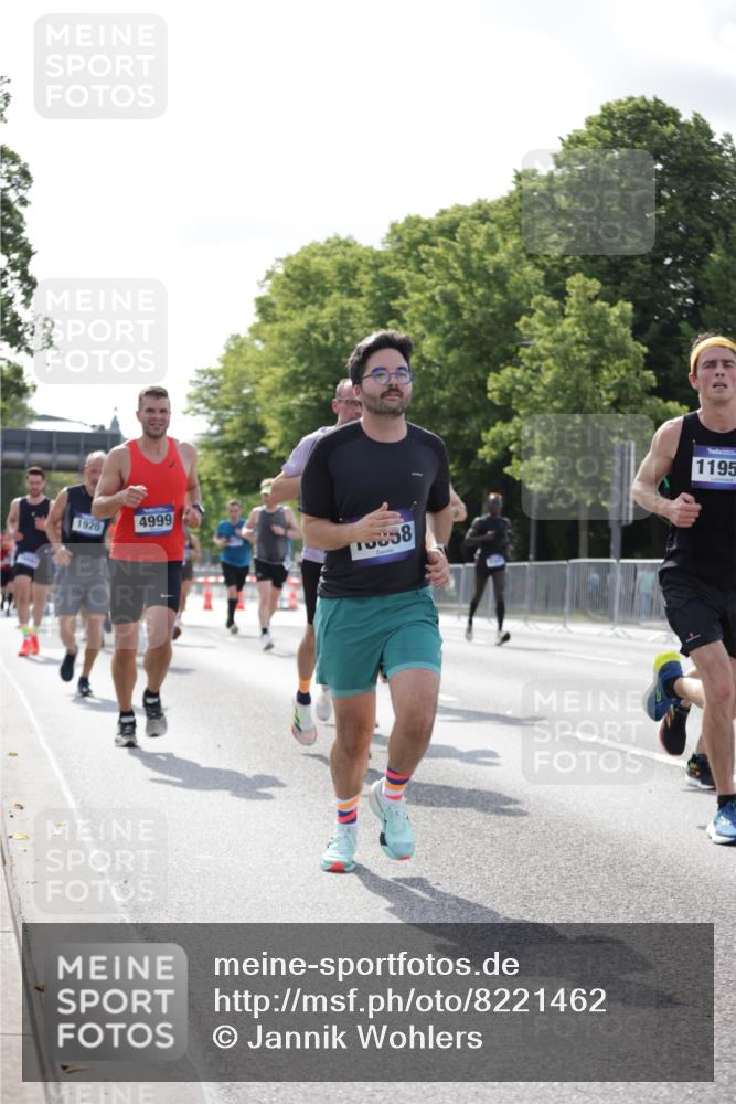 29.06.2025 - hella hamburg halbmarathon Jannik Wohlers http://msf.ph/oto/8221462 29.06.2025 09:51:01 Lombardsbrücke 1136, 1570, 1912, 1920, 1941, 2880, 2972, 3523, 3700, 4297, 4759, 4854, 4999, 5375, 5410, 6721, 6901, 7363, 7378, 7693, 7962, 8871, 9262, 9313, 9364, 9885, 11049, 11907, 11959, 12385, 14093, 14201, 14210, 14447, 14722, 14816, 15383, 15424, 15654, 15857, 15862, 16656, 16660, 16761, 17492, 17724, 17834, 18013, 18868, 18963, 18970 meine-sportfotos.de