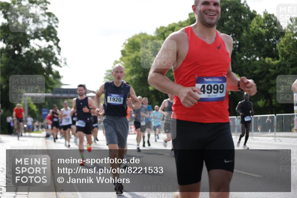 29.06.2025 - hella hamburg halbmarathon Jannik Wohlers http://msf.ph/oto/8221533 29.06.2025 09:51:03 Lombardsbrücke 1136, 1520, 1570, 1912, 1920, 1941, 2880, 2972, 3523, 3700, 4297, 4634, 4759, 4843, 4999, 5375, 5410, 6721, 7105, 7363, 7378, 7693, 7962, 8871, 9313, 9364, 9885, 11049, 11417, 11959, 12385, 13196, 14201, 14210, 14447, 14722, 14816, 15383, 15424, 15857, 15862, 16281, 16656, 16660, 16761, 17492, 17724, 17834, 18013, 18868, 18970 meine-sportfotos.de