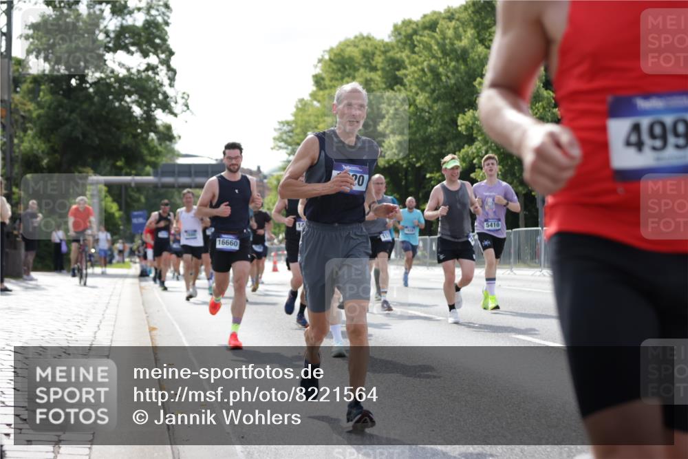 29.06.2025 - hella hamburg halbmarathon Jannik Wohlers http://msf.ph/oto/8221564 29.06.2025 09:51:03 Lombardsbrücke 1136, 1520, 1570, 1912, 1920, 1941, 2880, 2972, 3523, 3700, 4297, 4634, 4759, 4843, 4999, 5375, 5410, 6721, 7105, 7363, 7378, 7693, 7962, 8871, 9313, 9364, 9885, 11049, 11417, 11959, 12385, 13196, 14201, 14210, 14447, 14722, 14816, 15383, 15424, 15857, 15862, 16281, 16656, 16660, 16761, 17492, 17724, 17834, 18013, 18868, 18970 meine-sportfotos.de