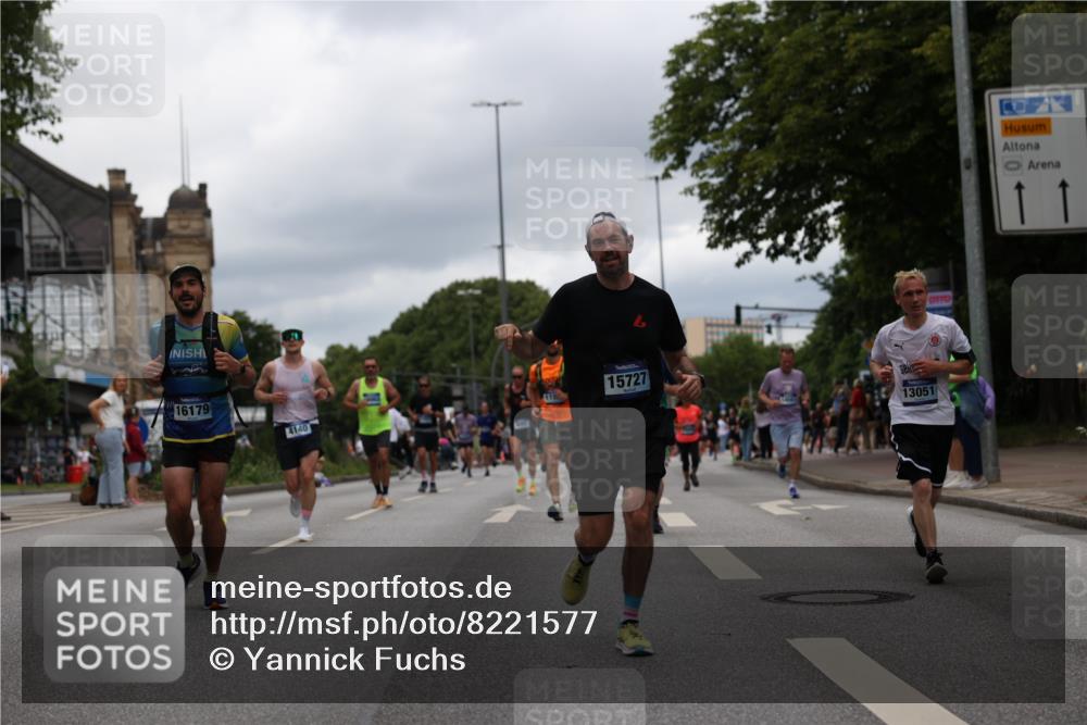 29.06.2025 - hella hamburg halbmarathon Yannick Fuchs http://msf.ph/oto/8221577 29.06.2025 10:46:07 20KM 2287, 2396, 2397, 2595, 4140, 4814, 5008, 5032, 5093, 5102, 5399, 5482, 6286, 6390, 6657, 7130, 7409, 7724, 7732, 8139, 8371, 8661, 8710, 8977, 9082, 9093, 9876, 10115, 11551, 12367, 12580, 13015, 13047, 13051, 13327, 13792, 14122, 14300, 14561, 15356, 15427, 15727, 15829, 15831, 16003, 16179, 16357, 16591, 17997, 18475, 18801, 18869, 18982 meine-sportfotos.de