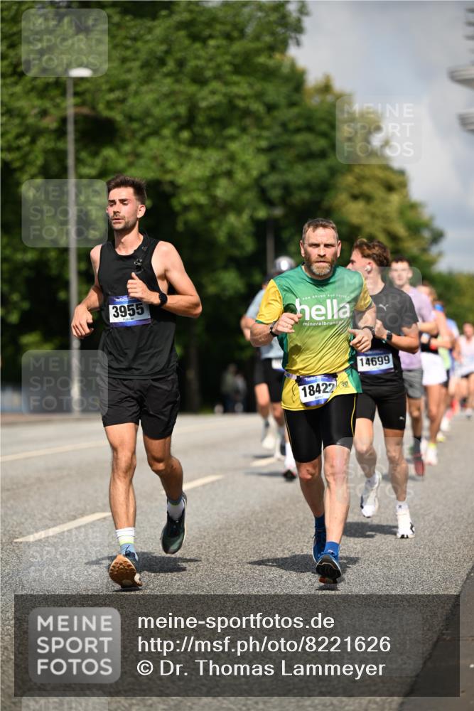 29.06.2025 - hella hamburg halbmarathon Dr. Thomas Lammeyer http://msf.ph/oto/8221626 29.06.2025 09:49:42 Kennedybrücke 1344, 2525, 3809, 3843, 3955, 4477, 5042, 6169, 6495, 7534, 7628, 7845, 7901, 8784, 8956, 10298, 10453, 10865, 10929, 11199, 11230 meine-sportfotos.de