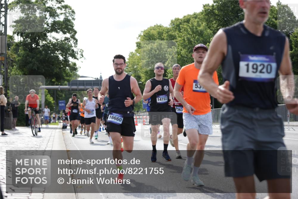 29.06.2025 - hella hamburg halbmarathon Jannik Wohlers http://msf.ph/oto/8221755 29.06.2025 09:51:05 Lombardsbrücke 1136, 1520, 1570, 1912, 1920, 1941, 2880, 2972, 3523, 3700, 4297, 4634, 4759, 4843, 4999, 5375, 5410, 7105, 7363, 7378, 7962, 8871, 9364, 9885, 10480, 11049, 11417, 11959, 13196, 13479, 14201, 14210, 14722, 14816, 15383, 15424, 15542, 15828, 15857, 15862, 16281, 16656, 16660, 17381, 17382, 17492, 17724, 17834, 18013, 18539, 18868, 18970 meine-sportfotos.de