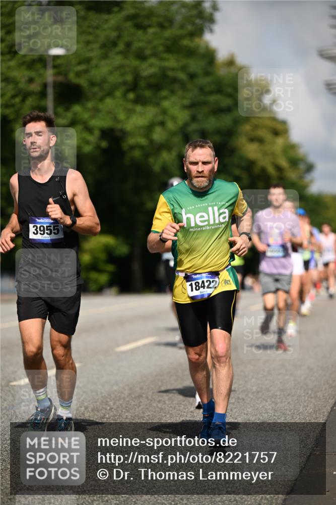 29.06.2025 - hella hamburg halbmarathon Dr. Thomas Lammeyer http://msf.ph/oto/8221757 29.06.2025 09:49:42 Kennedybrücke 1344, 2525, 3809, 3843, 3955, 4477, 5042, 6169, 6495, 7534, 7628, 7845, 7901, 8784, 8956, 10298, 10453, 10865, 10929, 11199, 11230 meine-sportfotos.de