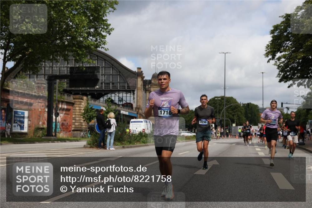 29.06.2025 - hella hamburg halbmarathon Yannick Fuchs http://msf.ph/oto/8221758 29.06.2025 10:33:07 20KM 1042, 1615, 1688, 1710, 2262, 2296, 2719, 2745, 2849, 3014, 3431, 3530, 4148, 5091, 5248, 6095, 6684, 7110, 8091, 10218, 11049, 11281, 11379, 12137, 12915, 13755, 14688, 14992, 15372, 16075, 16280, 17154, 17623, 17722, 18761 meine-sportfotos.de