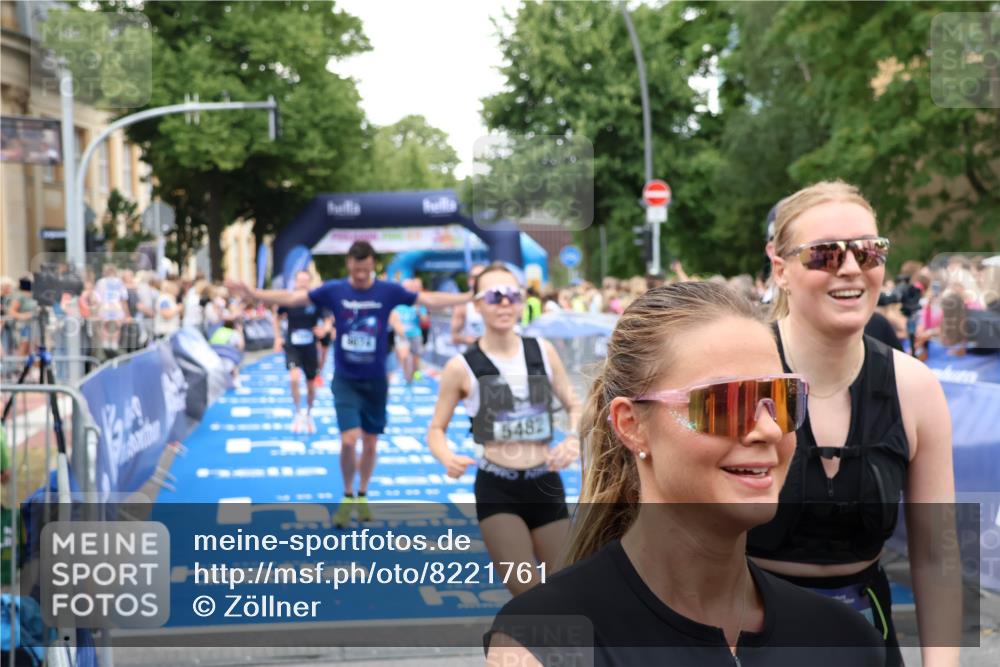 29.06.2025 - hella hamburg halbmarathon Zöllner http://msf.ph/oto/8221761 29.06.2025 10:52:22 Ziel 4140, 4419, 4587, 4837, 5087, 5482, 6164, 7896, 9074, 13211, 13707, 15446, 17773 meine-sportfotos.de