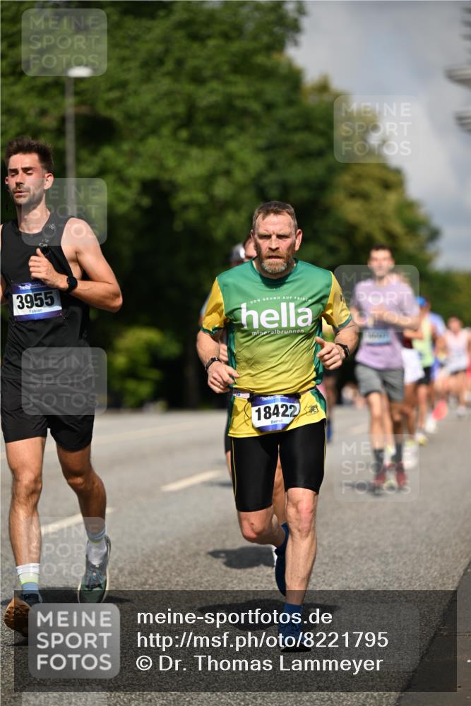 29.06.2025 - hella hamburg halbmarathon Dr. Thomas Lammeyer http://msf.ph/oto/8221795 29.06.2025 09:49:42 Kennedybrücke 1344, 2525, 3809, 3843, 3955, 4477, 5042, 6169, 6495, 7534, 7628, 7845, 7901, 8784, 8956, 10298, 10453, 10865, 10929, 11199, 11230 meine-sportfotos.de