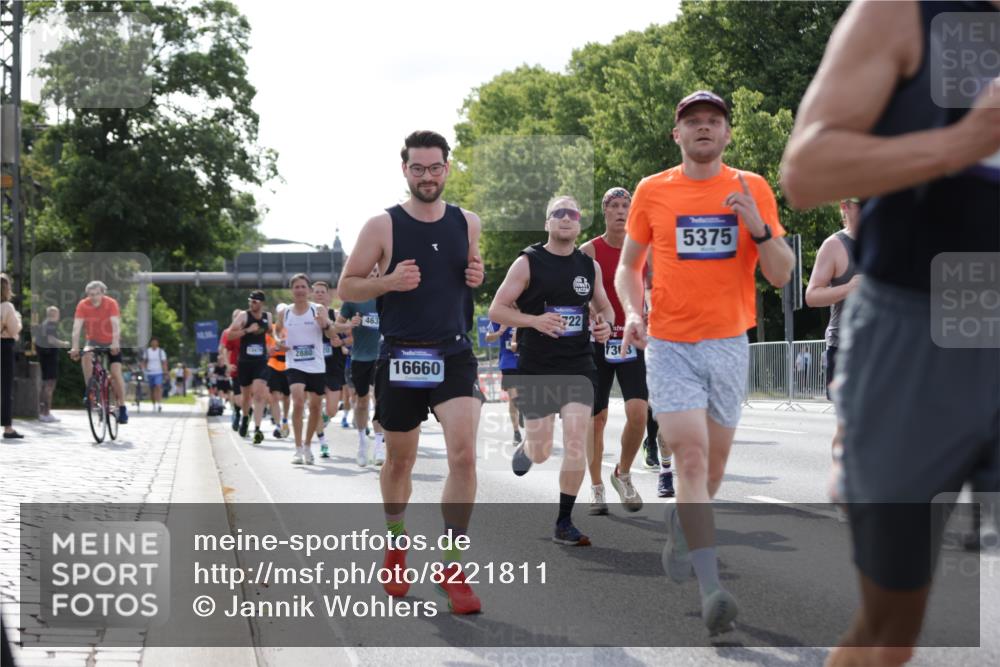 29.06.2025 - hella hamburg halbmarathon Jannik Wohlers http://msf.ph/oto/8221811 29.06.2025 09:51:05 Lombardsbrücke 1136, 1520, 1570, 1912, 1920, 1941, 2880, 2972, 3523, 3700, 4297, 4634, 4759, 4843, 4999, 5375, 5410, 7105, 7363, 7378, 7962, 8871, 9364, 9885, 10480, 11049, 11417, 11959, 13196, 13479, 14201, 14210, 14722, 14816, 15383, 15424, 15542, 15828, 15857, 15862, 16281, 16656, 16660, 17381, 17382, 17492, 17724, 17834, 18013, 18539, 18868, 18970 meine-sportfotos.de