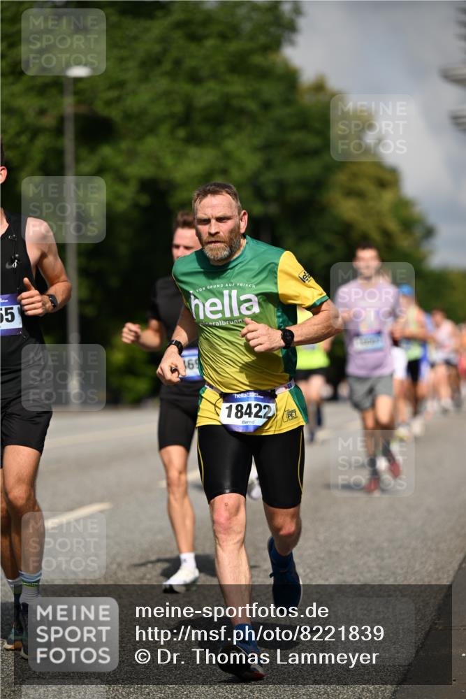 29.06.2025 - hella hamburg halbmarathon Dr. Thomas Lammeyer http://msf.ph/oto/8221839 29.06.2025 09:49:43 Kennedybrücke 1344, 2525, 3809, 3843, 3955, 4477, 4944, 5042, 6169, 7534, 7628, 7845, 7901, 8784, 8956, 10298, 10453, 10865, 10929, 11230 meine-sportfotos.de