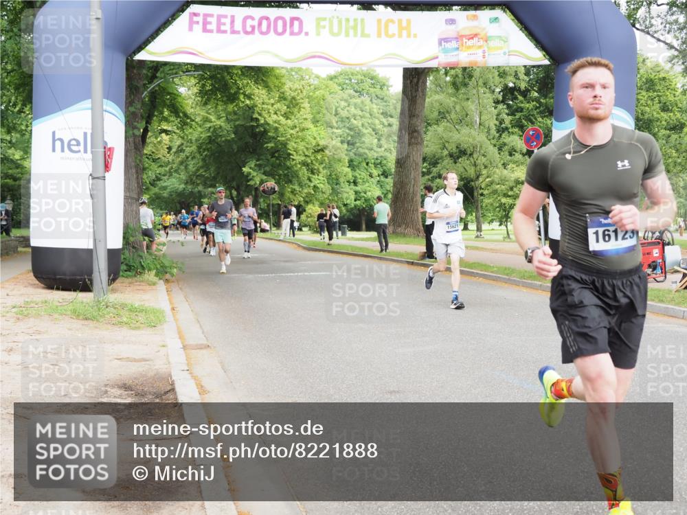 29.06.2025 - hella hamburg halbmarathon MichiJ http://msf.ph/oto/8221888 29.06.2025 10:24:29 Zwischen KM18-KM19 1889, 4944, 12751, 13252, 14629, 14841, 15621, 16123, 17022, 17643, 18183 meine-sportfotos.de