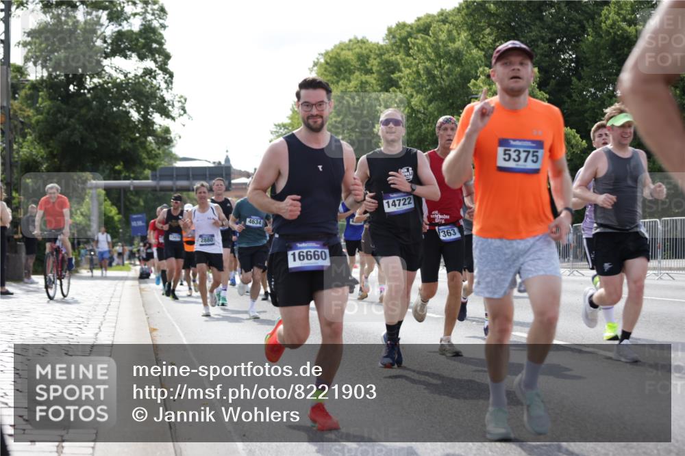 29.06.2025 - hella hamburg halbmarathon Jannik Wohlers http://msf.ph/oto/8221903 29.06.2025 09:51:05 Lombardsbrücke 1136, 1520, 1570, 1912, 1920, 1941, 2880, 2972, 3523, 3700, 4297, 4634, 4759, 4843, 4999, 5375, 5410, 7105, 7363, 7378, 7962, 8871, 9364, 9885, 10480, 11049, 11417, 11959, 13196, 13479, 14201, 14210, 14722, 14816, 15383, 15424, 15542, 15828, 15857, 15862, 16281, 16656, 16660, 17381, 17382, 17492, 17724, 17834, 18013, 18539, 18868, 18970 meine-sportfotos.de