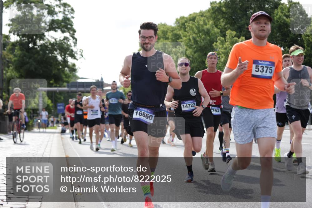 29.06.2025 - hella hamburg halbmarathon Jannik Wohlers http://msf.ph/oto/8222025 29.06.2025 09:51:05 Lombardsbrücke 1136, 1520, 1570, 1912, 1920, 1941, 2880, 2972, 3523, 3700, 4297, 4634, 4759, 4843, 4999, 5375, 5410, 7105, 7363, 7378, 7962, 8871, 9364, 9885, 10480, 11049, 11417, 11959, 13196, 13479, 14201, 14210, 14722, 14816, 15383, 15424, 15542, 15828, 15857, 15862, 16281, 16656, 16660, 17381, 17382, 17492, 17724, 17834, 18013, 18539, 18868, 18970 meine-sportfotos.de