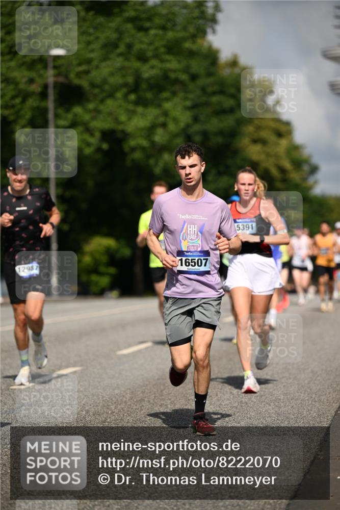 29.06.2025 - hella hamburg halbmarathon Dr. Thomas Lammeyer http://msf.ph/oto/8222070 29.06.2025 09:49:45 Kennedybrücke 1344, 3809, 3843, 3955, 4477, 4944, 5042, 6169, 7534, 7628, 7845, 7901, 8784, 8956, 10298, 10865, 10929, 11230 meine-sportfotos.de
