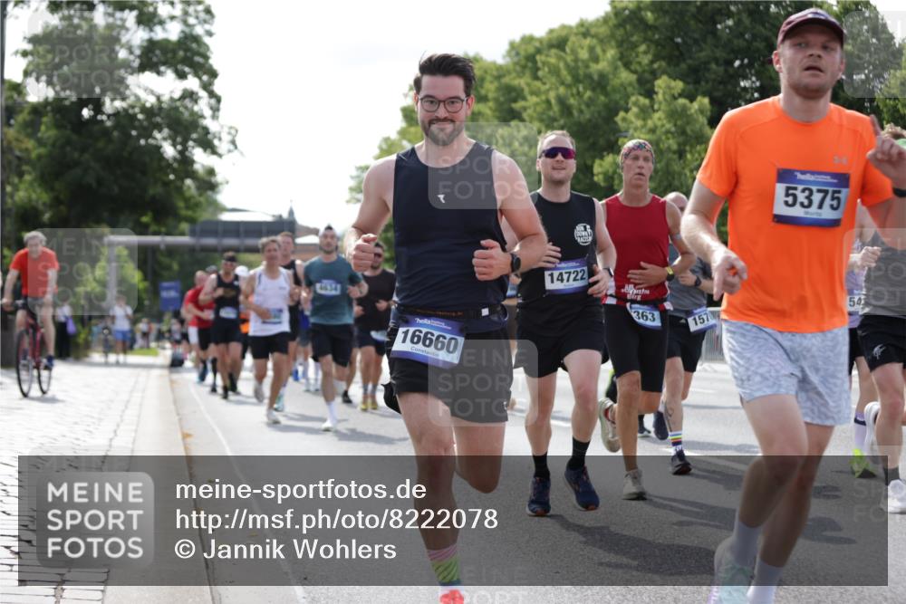 29.06.2025 - hella hamburg halbmarathon Jannik Wohlers http://msf.ph/oto/8222078 29.06.2025 09:51:05 Lombardsbrücke 1136, 1520, 1570, 1912, 1920, 1941, 2880, 2972, 3523, 3700, 4297, 4634, 4759, 4843, 4999, 5375, 5410, 7105, 7363, 7378, 7962, 8871, 9364, 9885, 10480, 11049, 11417, 11959, 13196, 13479, 14201, 14210, 14722, 14816, 15383, 15424, 15542, 15828, 15857, 15862, 16281, 16656, 16660, 17381, 17382, 17492, 17724, 17834, 18013, 18539, 18868, 18970 meine-sportfotos.de