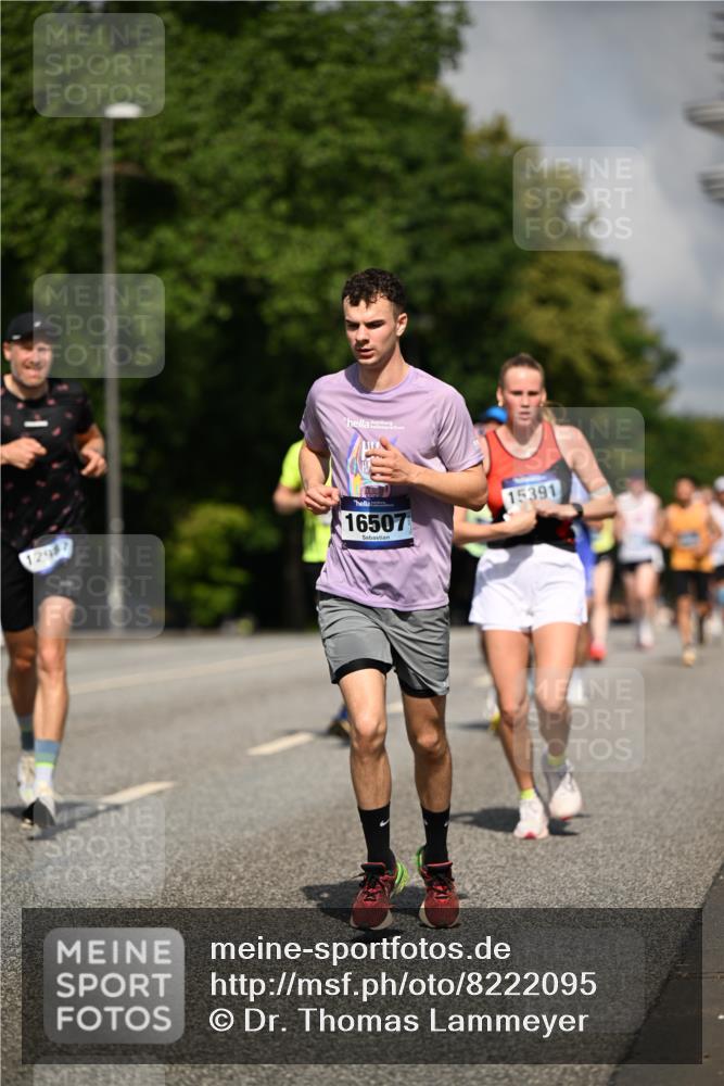 29.06.2025 - hella hamburg halbmarathon Dr. Thomas Lammeyer http://msf.ph/oto/8222095 29.06.2025 09:49:45 Kennedybrücke 1344, 3809, 3843, 3955, 4477, 4944, 5042, 6169, 7534, 7628, 7845, 7901, 8784, 8956, 10298, 10865, 10929, 11230 meine-sportfotos.de