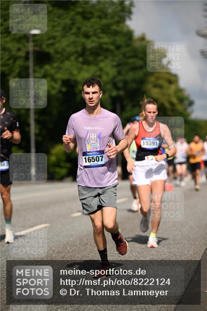 29.06.2025 - hella hamburg halbmarathon Dr. Thomas Lammeyer http://msf.ph/oto/8222124 29.06.2025 09:49:46 Kennedybrücke 1344, 1889, 3809, 3843, 3955, 4477, 4944, 5042, 6169, 7534, 7628, 7845, 7901, 8784, 8956, 10298, 10865, 10929, 11230 meine-sportfotos.de