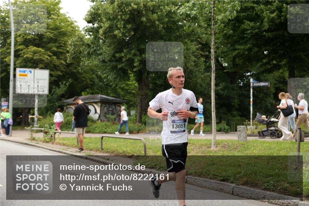 29.06.2025 - hella hamburg halbmarathon Yannick Fuchs http://msf.ph/oto/8222161 29.06.2025 10:46:09 20KM 2287, 2397, 2595, 4140, 4837, 5008, 5032, 5093, 5399, 5482, 6286, 6390, 7130, 7312, 7409, 7724, 7732, 8139, 8371, 8661, 8977, 9082, 9093, 9876, 10115, 11551, 12367, 12580, 13015, 13047, 13051, 13327, 14122, 14300, 14561, 15275, 15356, 15427, 15506, 15727, 15829, 15831, 16003, 16179, 16357, 16591, 17997, 18475, 18801, 18982 meine-sportfotos.de