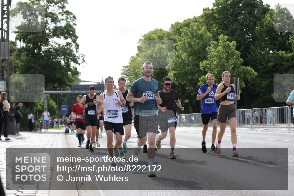 29.06.2025 - hella hamburg halbmarathon Jannik Wohlers http://msf.ph/oto/8222172 29.06.2025 09:51:07 Lombardsbrücke 1136, 1520, 1570, 1903, 1912, 1920, 2880, 2972, 3523, 4297, 4634, 4759, 4843, 4999, 5375, 5410, 7105, 7363, 7378, 7962, 8871, 9114, 9364, 10480, 10669, 11049, 11417, 11959, 13196, 13479, 14201, 14210, 14722, 15383, 15424, 15542, 15828, 15857, 15862, 16281, 16656, 16660, 17381, 17382, 17724, 18013, 18539, 18764, 18868, 18970 meine-sportfotos.de