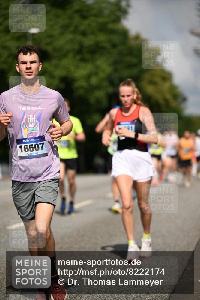 29.06.2025 - hella hamburg halbmarathon Dr. Thomas Lammeyer http://msf.ph/oto/8222174 29.06.2025 09:49:46 Kennedybrücke 1344, 1889, 3809, 3843, 3955, 4477, 4944, 5042, 6169, 7534, 7628, 7845, 7901, 8784, 8956, 10298, 10865, 10929, 11230 meine-sportfotos.de