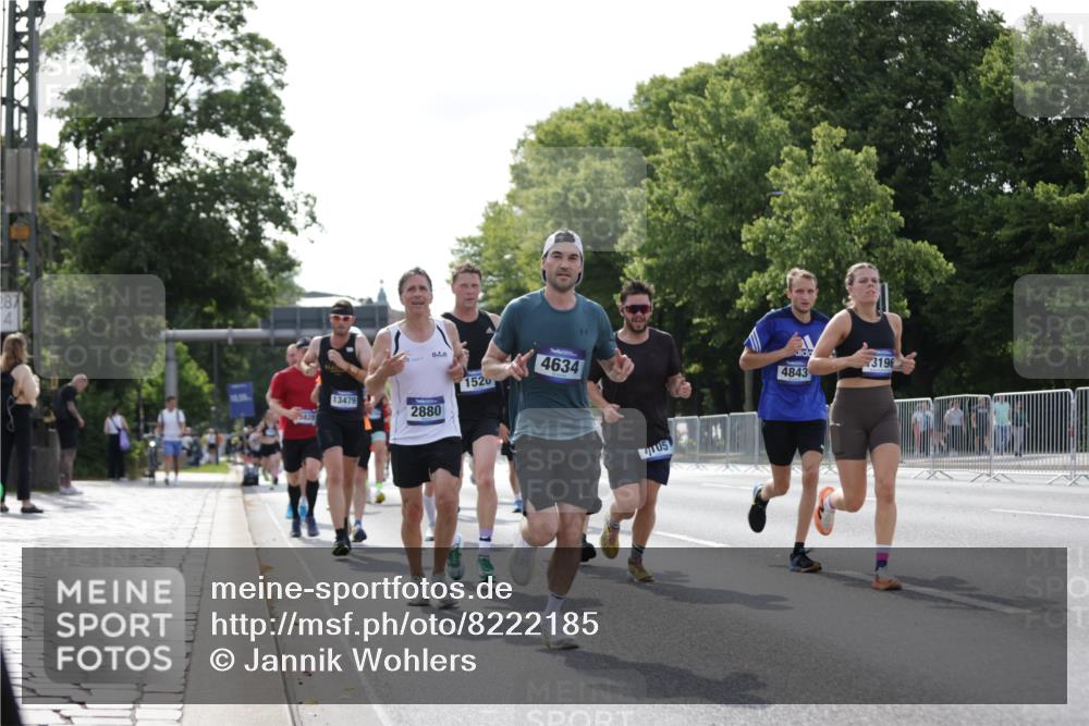 29.06.2025 - hella hamburg halbmarathon Jannik Wohlers http://msf.ph/oto/8222185 29.06.2025 09:51:07 Lombardsbrücke 1136, 1520, 1570, 1903, 1912, 1920, 2880, 2972, 3523, 4297, 4634, 4759, 4843, 4999, 5375, 5410, 7105, 7363, 7378, 7962, 8871, 9114, 9364, 10480, 10669, 11049, 11417, 11959, 13196, 13479, 14201, 14210, 14722, 15383, 15424, 15542, 15828, 15857, 15862, 16281, 16656, 16660, 17381, 17382, 17724, 18013, 18539, 18764, 18868, 18970 meine-sportfotos.de