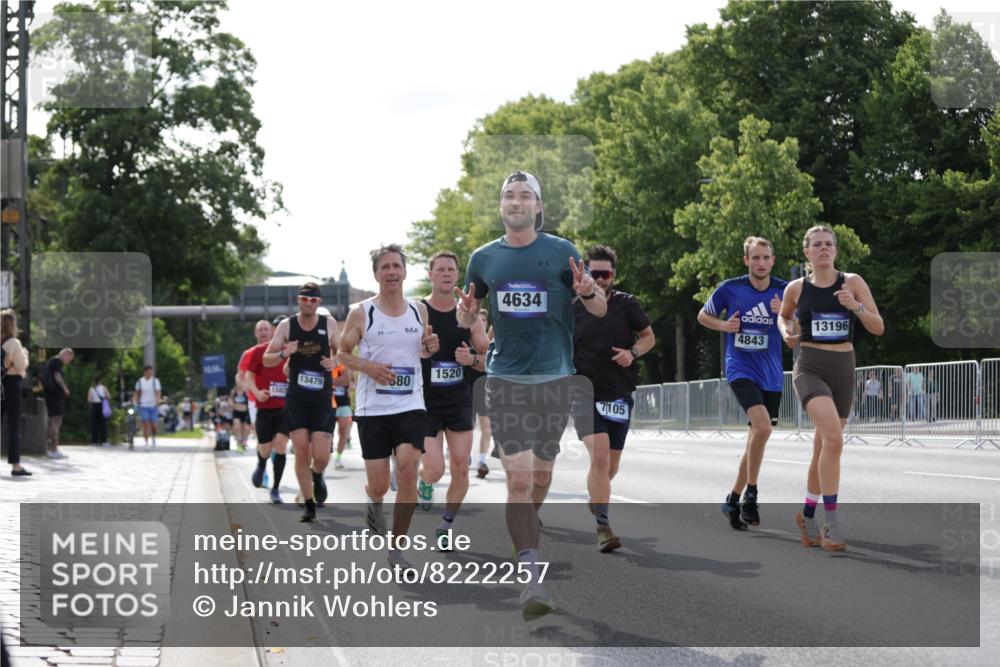 29.06.2025 - hella hamburg halbmarathon Jannik Wohlers http://msf.ph/oto/8222257 29.06.2025 09:51:07 Lombardsbrücke 1136, 1520, 1570, 1903, 1912, 1920, 2880, 2972, 3523, 4297, 4634, 4759, 4843, 4999, 5375, 5410, 7105, 7363, 7378, 7962, 8871, 9114, 9364, 10480, 10669, 11049, 11417, 11959, 13196, 13479, 14201, 14210, 14722, 15383, 15424, 15542, 15828, 15857, 15862, 16281, 16656, 16660, 17381, 17382, 17724, 18013, 18539, 18764, 18868, 18970 meine-sportfotos.de