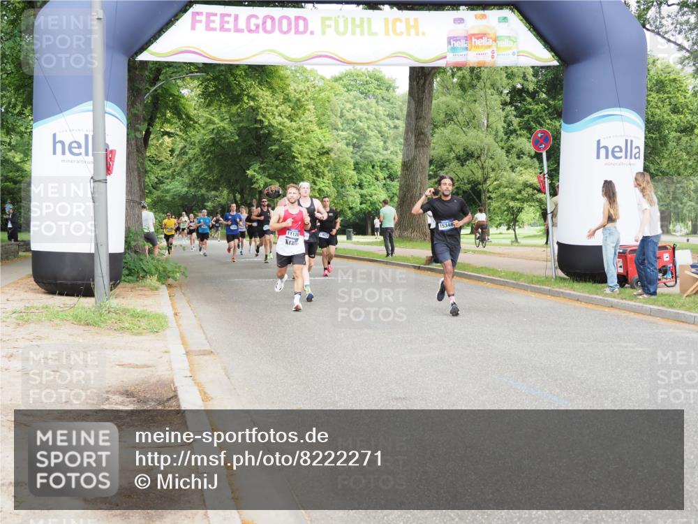 29.06.2025 - hella hamburg halbmarathon MichiJ http://msf.ph/oto/8222271 29.06.2025 10:24:35 Zwischen KM18-KM19 6704, 10477, 13798, 15348, 15621, 16123, 17643 meine-sportfotos.de