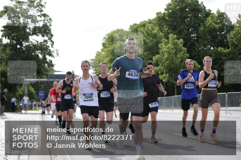 29.06.2025 - hella hamburg halbmarathon Jannik Wohlers http://msf.ph/oto/8222371 29.06.2025 09:51:08 Lombardsbrücke 1136, 1520, 1570, 1903, 1912, 1920, 2880, 2972, 3523, 4297, 4634, 4759, 4843, 4865, 4999, 5375, 5410, 7105, 7363, 8871, 9114, 9364, 10480, 10669, 11049, 11417, 11959, 13196, 13479, 14201, 14210, 14722, 15383, 15424, 15542, 15828, 15857, 15862, 16281, 16656, 16660, 17381, 17382, 17724, 18013, 18539, 18764, 18868, 18970 meine-sportfotos.de