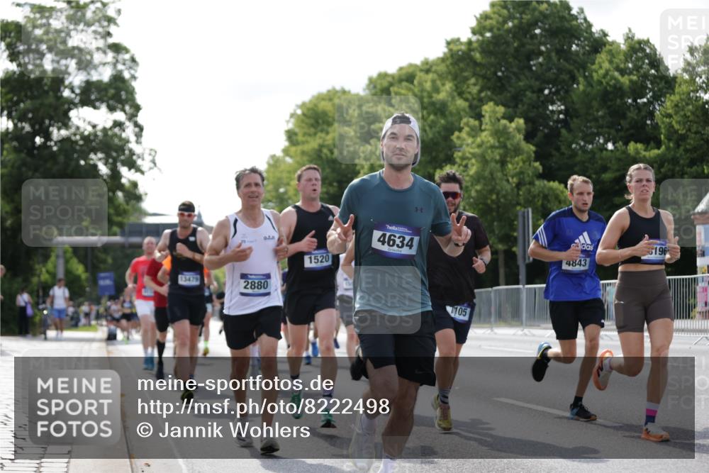 29.06.2025 - hella hamburg halbmarathon Jannik Wohlers http://msf.ph/oto/8222498 29.06.2025 09:51:08 Lombardsbrücke 1136, 1520, 1570, 1903, 1912, 1920, 2880, 2972, 3523, 4297, 4634, 4759, 4843, 4865, 4999, 5375, 5410, 7105, 7363, 8871, 9114, 9364, 10480, 10669, 11049, 11417, 11959, 13196, 13479, 14201, 14210, 14722, 15383, 15424, 15542, 15828, 15857, 15862, 16281, 16656, 16660, 17381, 17382, 17724, 18013, 18539, 18764, 18868, 18970 meine-sportfotos.de