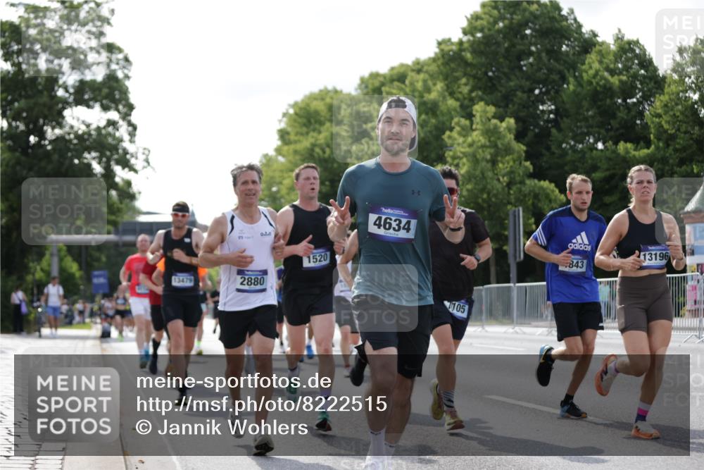 29.06.2025 - hella hamburg halbmarathon Jannik Wohlers http://msf.ph/oto/8222515 29.06.2025 09:51:08 Lombardsbrücke 1136, 1520, 1570, 1903, 1912, 1920, 2880, 2972, 3523, 4297, 4634, 4759, 4843, 4865, 4999, 5375, 5410, 7105, 7363, 8871, 9114, 9364, 10480, 10669, 11049, 11417, 11959, 13196, 13479, 14201, 14210, 14722, 15383, 15424, 15542, 15828, 15857, 15862, 16281, 16656, 16660, 17381, 17382, 17724, 18013, 18539, 18764, 18868, 18970 meine-sportfotos.de
