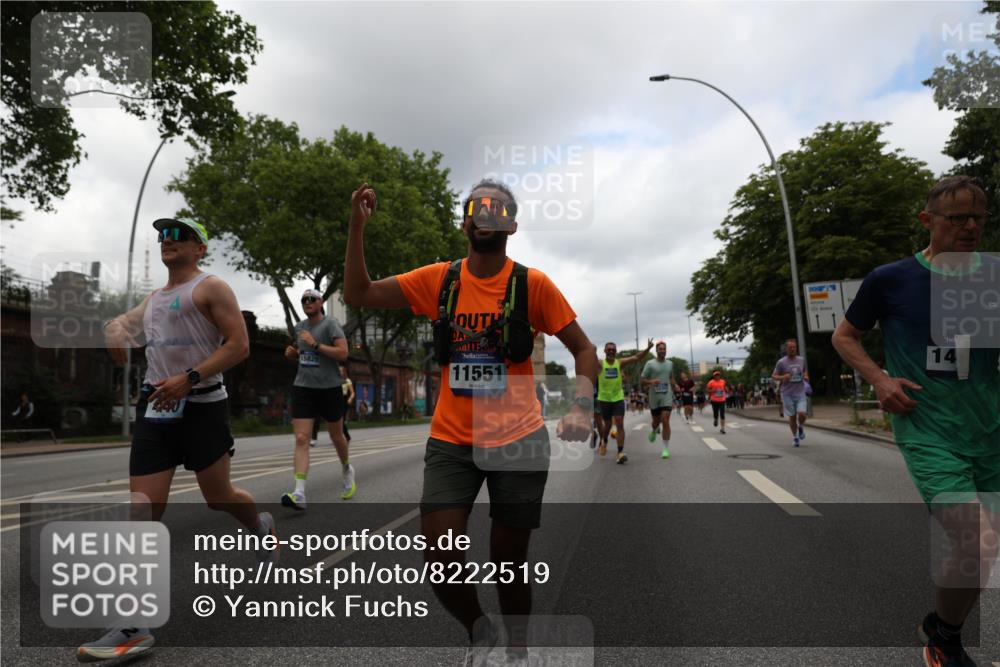 29.06.2025 - hella hamburg halbmarathon Yannick Fuchs http://msf.ph/oto/8222519 29.06.2025 10:46:11 20KM 2287, 2397, 2595, 4140, 4557, 4837, 5032, 5093, 5399, 5482, 6390, 7130, 7312, 7409, 7724, 7732, 8139, 8661, 8977, 9082, 9093, 9145, 9876, 10115, 11459, 11551, 12367, 12580, 13047, 13051, 13327, 14122, 14300, 14561, 15001, 15275, 15356, 15427, 15506, 15727, 15829, 15831, 16003, 16179, 16357, 16591, 17997, 18801, 18982 meine-sportfotos.de