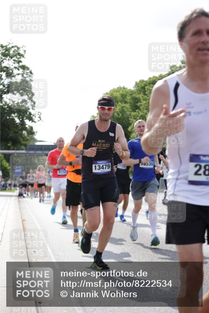 29.06.2025 - hella hamburg halbmarathon Jannik Wohlers http://msf.ph/oto/8222534 29.06.2025 09:51:10 Lombardsbrücke 1520, 1570, 1903, 1912, 1920, 2880, 2972, 3523, 4297, 4634, 4759, 4843, 4865, 4991, 4999, 5375, 5410, 6490, 7105, 7363, 8871, 9114, 9364, 10480, 10669, 11049, 11417, 11959, 13196, 13479, 14722, 15383, 15424, 15542, 15828, 15857, 16281, 16656, 16660, 17381, 17382, 17724, 18013, 18539, 18764, 18868, 18970 meine-sportfotos.de