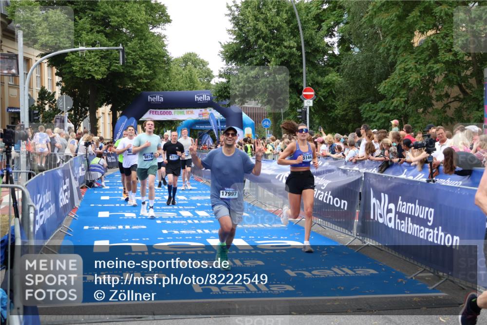 29.06.2025 - hella hamburg halbmarathon Zöllner http://msf.ph/oto/8222549 29.06.2025 10:52:31 Ziel 3715, 7178, 7232, 8371, 8661, 9145, 9876, 11791, 13015, 13211, 14561, 15144, 15980, 17997 meine-sportfotos.de