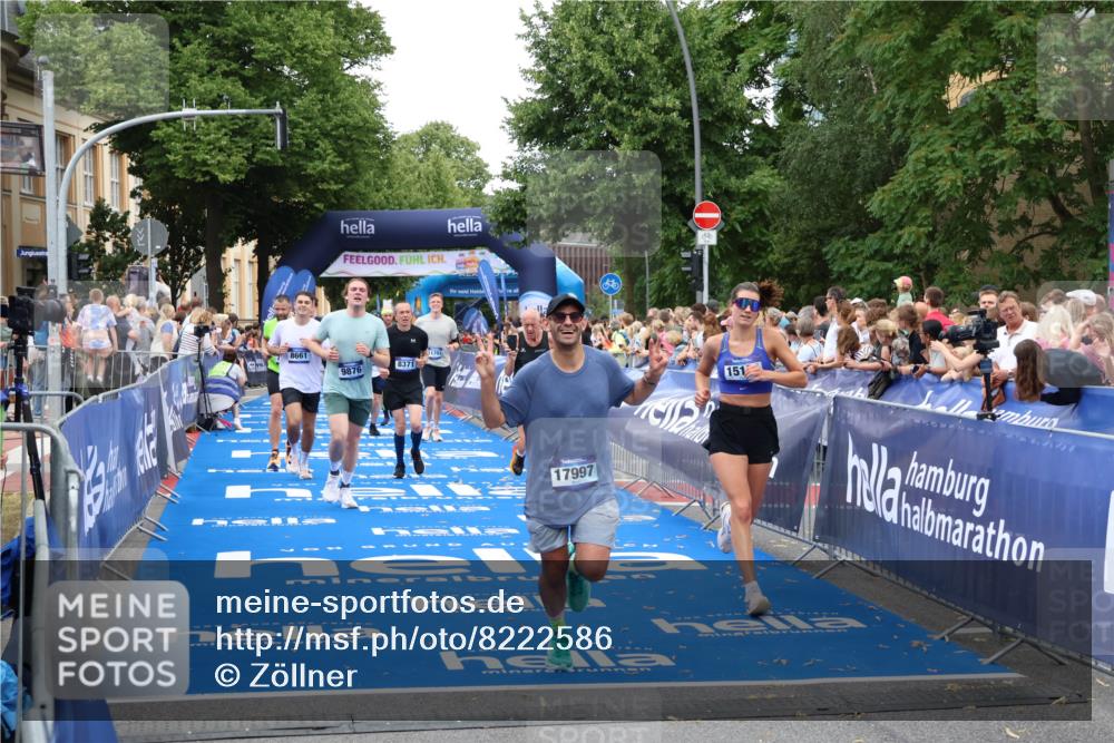 29.06.2025 - hella hamburg halbmarathon Zöllner http://msf.ph/oto/8222586 29.06.2025 10:52:31 Ziel 3715, 7178, 7232, 8371, 8661, 9145, 9876, 11791, 13015, 13211, 14561, 15144, 15980, 17997 meine-sportfotos.de