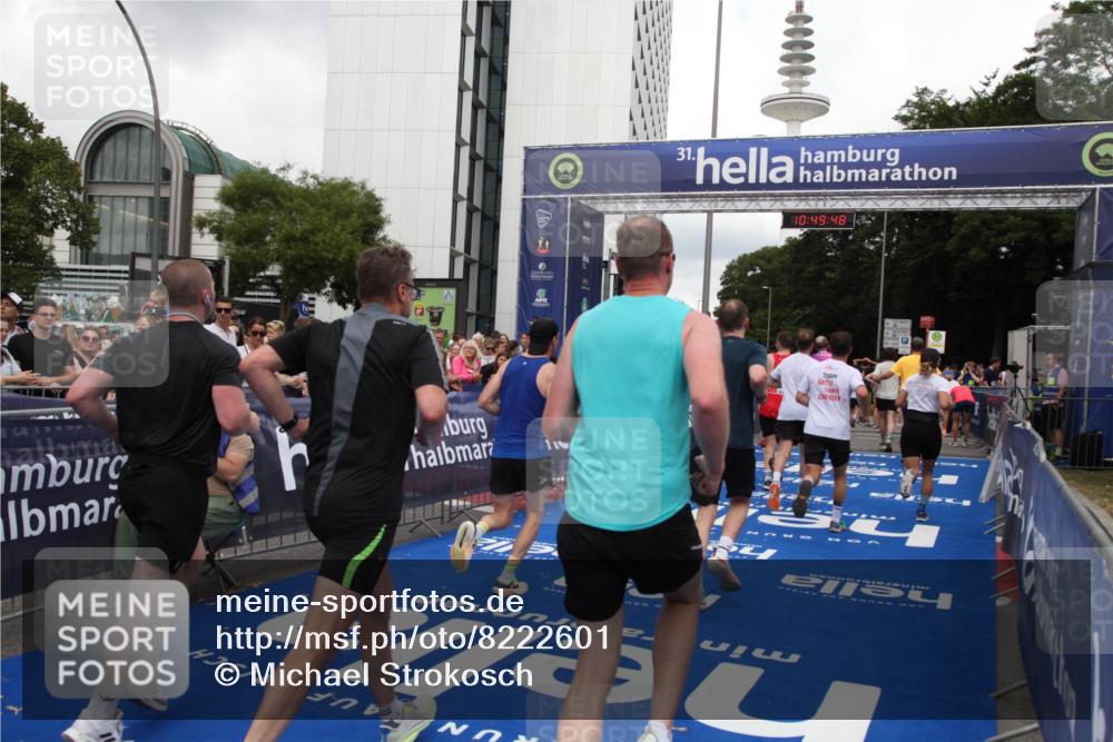 29.06.2025 - hella hamburg halbmarathon Michael Strokosch http://msf.ph/oto/8222601 29.06.2025 10:49:46 Ziel 2504, 2706, 2937, 3060, 3543, 5894, 5978, 6115, 6125, 7332, 9463, 9551, 9619, 9723, 9924, 11977, 13159, 14794, 16843, 16877, 17282, 17753, 18058, 18451, 18926 meine-sportfotos.de