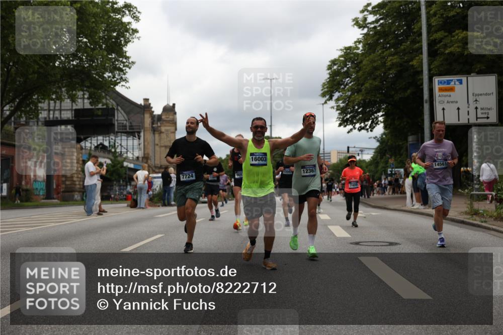 29.06.2025 - hella hamburg halbmarathon Yannick Fuchs http://msf.ph/oto/8222712 29.06.2025 10:46:12 20KM 2287, 2397, 2595, 4140, 4557, 4837, 5032, 5093, 5116, 5399, 5482, 6390, 7130, 7312, 7409, 7724, 7732, 8139, 8661, 8977, 9082, 9093, 9145, 9876, 10115, 11459, 11551, 12367, 12580, 13047, 13051, 13327, 14122, 14300, 14561, 15001, 15275, 15356, 15427, 15506, 15727, 15829, 15831, 16003, 16179, 16357, 16591, 17997, 18801, 18982 meine-sportfotos.de