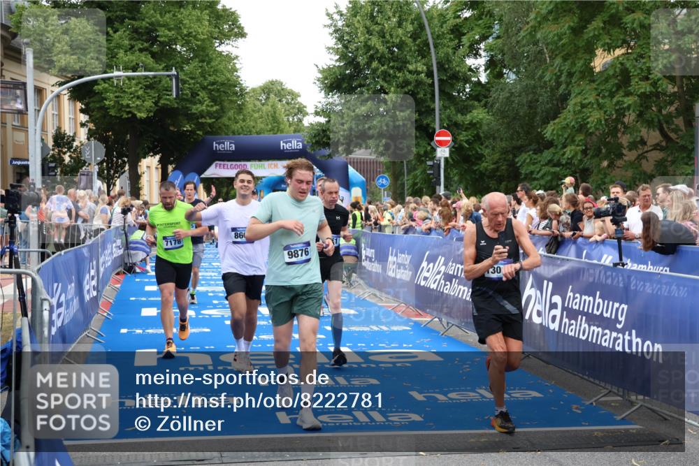 29.06.2025 - hella hamburg halbmarathon Zöllner http://msf.ph/oto/8222781 29.06.2025 10:52:33 Ziel 3715, 7178, 7232, 8371, 8661, 9145, 9876, 11791, 13015, 13301, 14561, 15980, 18982 meine-sportfotos.de