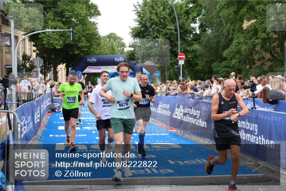 29.06.2025 - hella hamburg halbmarathon Zöllner http://msf.ph/oto/8222822 29.06.2025 10:52:34 Ziel 3715, 6561, 6562, 7178, 7232, 8371, 8661, 9145, 9739, 9876, 11791, 13015, 13301, 14561, 15001, 15980, 18982 meine-sportfotos.de