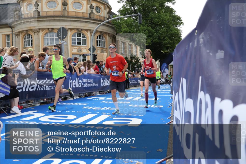 29.06.2025 - hella hamburg halbmarathon Strokosch-Dieckow http://msf.ph/oto/8222827 29.06.2025 10:29:32 Ziel 2021, 2180, 6781, 7186, 8784, 9137, 10156, 10790, 12234, 16118, 16818, 17197, 18422, 18699, 19204 meine-sportfotos.de