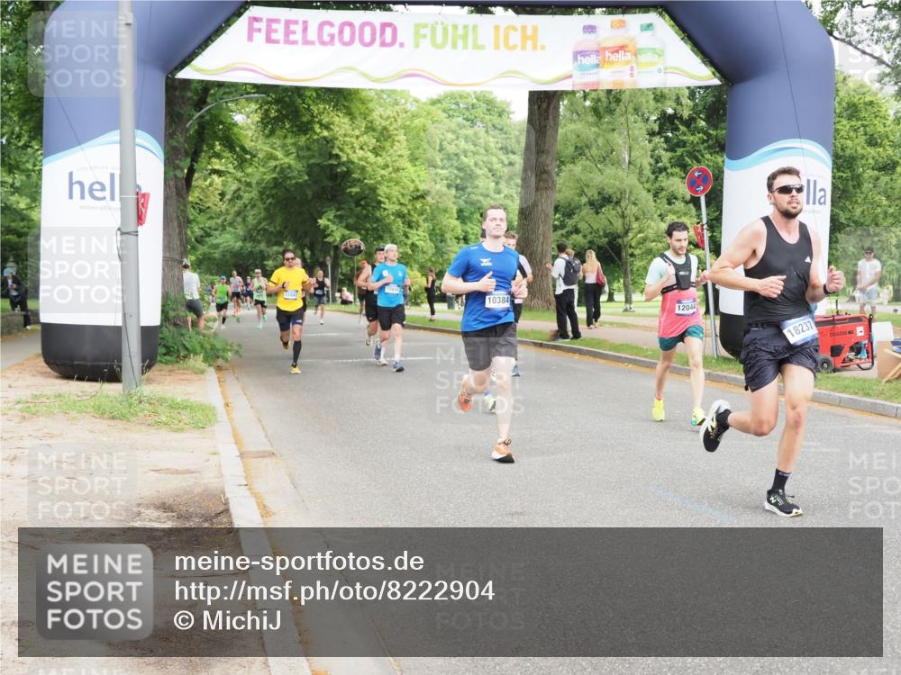 29.06.2025 - hella hamburg halbmarathon MichiJ http://msf.ph/oto/8222904 29.06.2025 10:24:41 Zwischen KM18-KM19 3809, 6704, 10384, 11120, 12044, 13798, 14622, 15348, 15415, 15931, 18237 meine-sportfotos.de