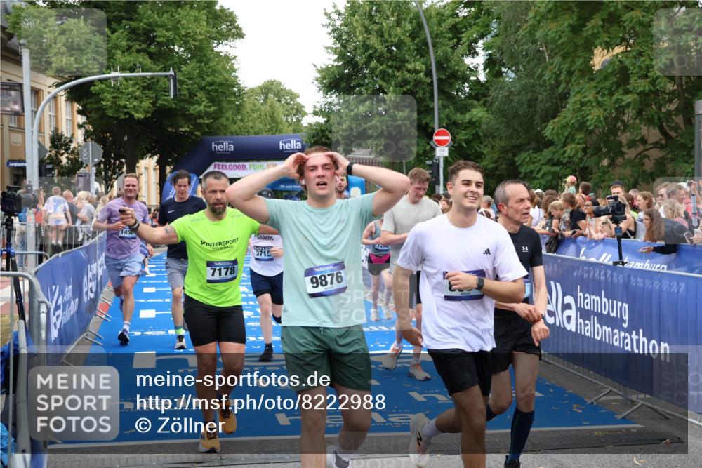 29.06.2025 - hella hamburg halbmarathon Zöllner http://msf.ph/oto/8222988 29.06.2025 10:52:35 Ziel 3715, 6561, 6562, 7178, 7232, 8371, 8661, 9145, 9739, 11791, 13301, 14561, 15001, 15980, 18982 meine-sportfotos.de